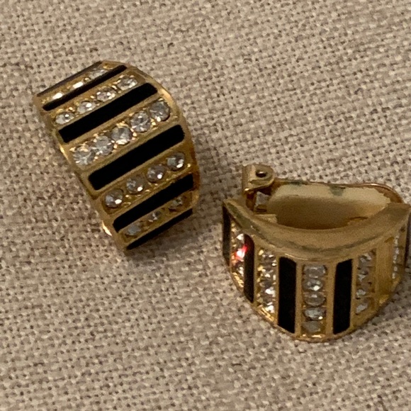 Beautiful Christian Dior Crystal Clip On Earrings - Picture 2 of 6